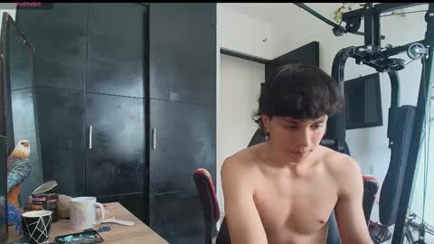 Snapshot of tokio2005 chatting on December 18, 2:34 pm tokio2005 online show from December 18, 2:34 pm