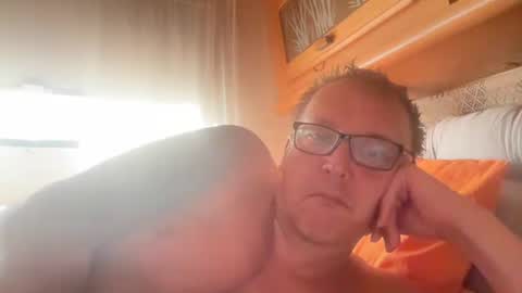 Snapshot of tom6644 chatting on June 26, 3:38 pm Tom online show from June 26, 3:38 pm