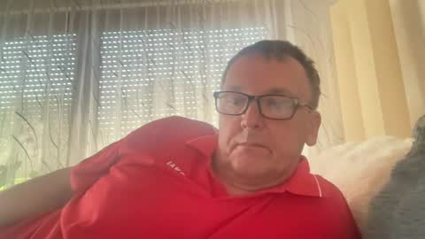 Snapshot of tom6644 chatting on July 22, 9:01 am Tom online show from July 22, 9:01 am