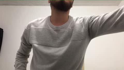 Snapshot of tom_col1 chatting on March 13, 10:27 pm tom_col1 online show from March 13, 10:27 pm