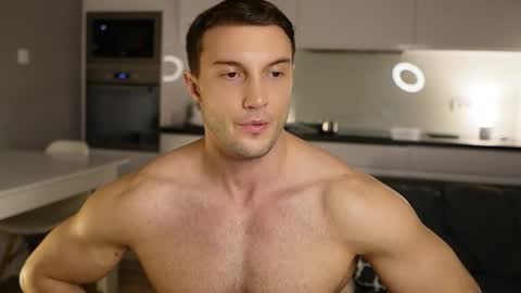 Tom online show from December 16, 7:30 pm