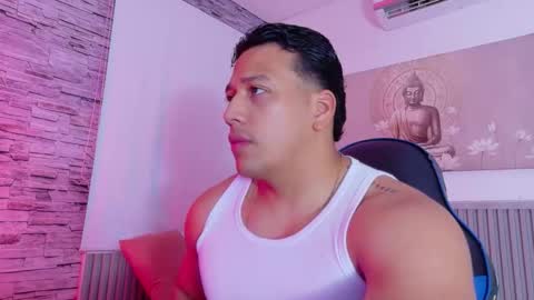 Tom muscle1 online show from March 27, 11:54 am