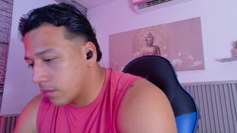 Tom muscle1 online show from April 6, 7:37 pm