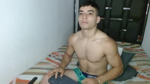 tomaz_18 online show from April 19, 9:52 am