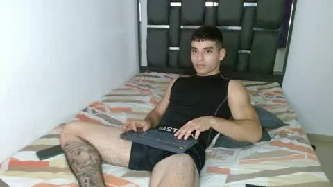 tomaz_18 online show from April 29, 12:37 am