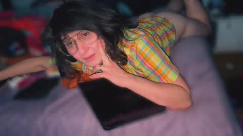 Snapshot of tomboy_titties chatting on June 9, 8:26 am tomboy_titties online show from June 9, 8:26 am