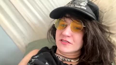 Snapshot of tomboy_titties chatting on June 16, 3:03 pm tomboy_titties online show from June 16, 3:03 pm
