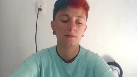 Snapshot of tomboyblue chatting on January 15, 4:32 pm Blue online show from January 15, 4:32 pm