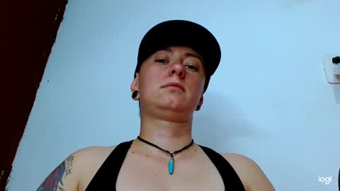 Snapshot of tomboyblue chatting on January 24, 1:45 am Blue online show from January 24, 1:45 am