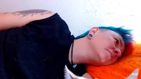 Snapshot of tomboyblue chatting on January 31, 4:06 pm Blue online show from January 31, 4:06 pm