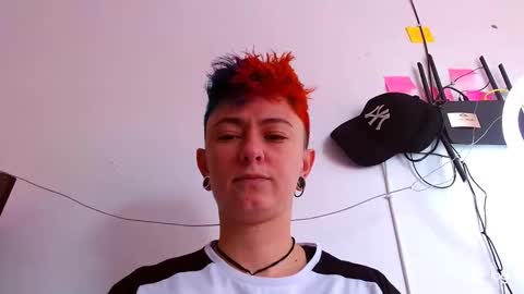 Snapshot of tomboyblue chatting on February 6, 5:09 pm Blue online show from February 6, 5:09 pm