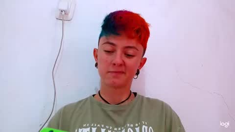 Snapshot of tomboyblue chatting on February 8, 4:57 pm Blue online show from February 8, 4:57 pm