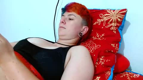 Snapshot of tomboyblue chatting on February 8, 7:59 pm Blue online show from February 8, 7:59 pm