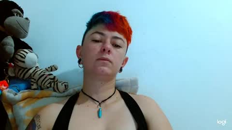 Snapshot of tomboyblue chatting on February 9, 3:01 pm Blue online show from February 9, 3:01 pm