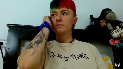 Snapshot of tomboyblue chatting on February 17, 4:48 pm Blue online show from February 17, 4:48 pm