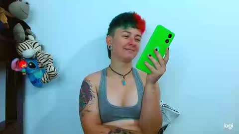 Snapshot of tomboyblue chatting on February 19, 2:55 pm Blue online show from February 19, 2:55 pm