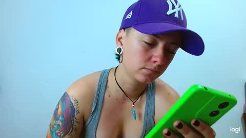 Snapshot of tomboyblue chatting on February 20, 2:02 pm Blue online show from February 20, 2:02 pm