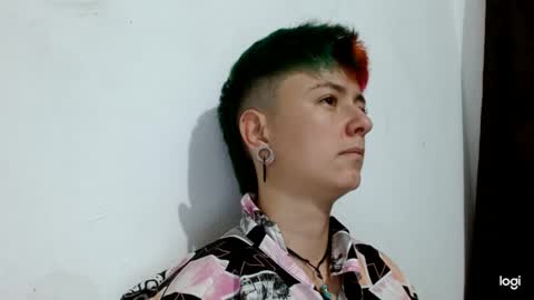 Snapshot of tomboyblue chatting on February 26, 4:25 am Blue online show from February 26, 4:25 am