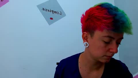 Snapshot of tomboyblue chatting on September 9, 6:51 pm Blue online show from September 9, 6:51 pm