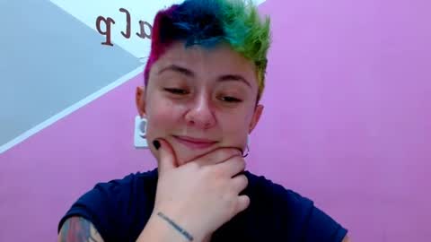 Snapshot of tomboyblue chatting on September 13, 8:52 pm Blue online show from September 13, 8:52 pm