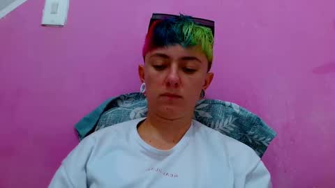 Snapshot of tomboyblue chatting on September 15, 6:52 pm Blue online show from September 15, 6:52 pm