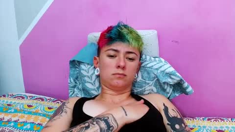 Snapshot of tomboyblue chatting on September 25, 5:05 pm Blue online show from September 25, 5:05 pm