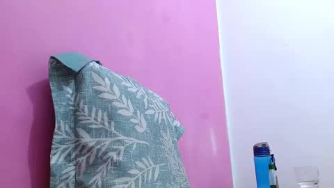 Snapshot of tomboyblue chatting on October 6, 11:02 pm Blue online show from October 6, 11:02 pm