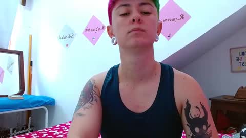 Snapshot of tomboyblue chatting on October 27, 2:43 pm Blue online show from October 27, 2:43 pm