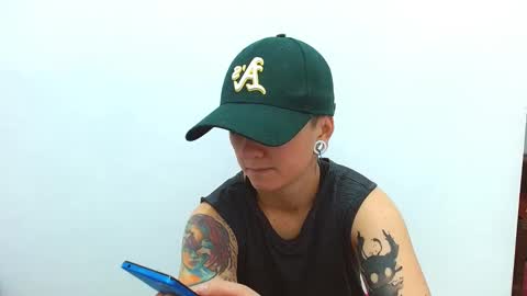 Snapshot of tomboyblue chatting on November 14, 10:25 am Blue online show from November 14, 10:25 am