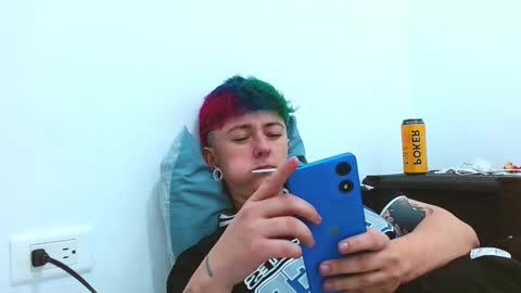 Snapshot of tomboyblue chatting on November 16, 12:33 pm Blue online show from November 16, 12:33 pm