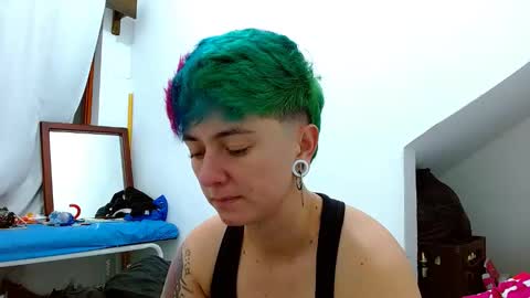 Snapshot of tomboyblue chatting on November 23, 4:34 am Blue online show from November 23, 4:34 am