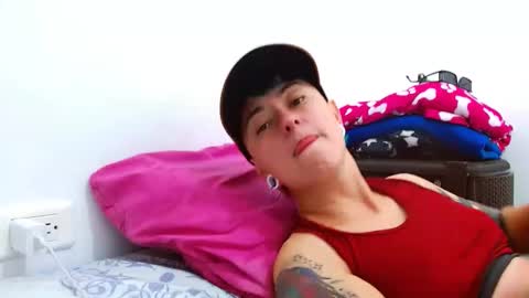 Snapshot of tomboyblue chatting on December 14, 5:07 pm Blue online show from December 14, 5:07 pm