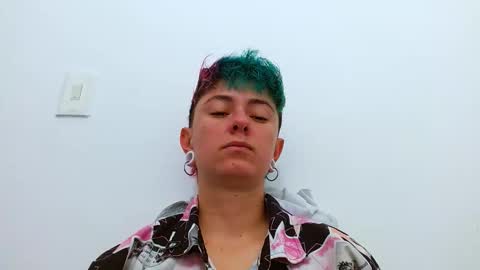 Snapshot of tomboyblue chatting on December 15, 4:22 pm Blue online show from December 15, 4:22 pm