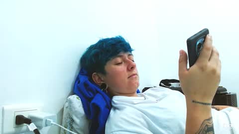 Snapshot of tomboyblue chatting on March 12, 12:50 am Blue online show from March 12, 12:50 am