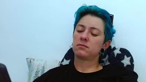 Snapshot of tomboyblue chatting on March 14, 8:03 pm Blue online show from March 14, 8:03 pm