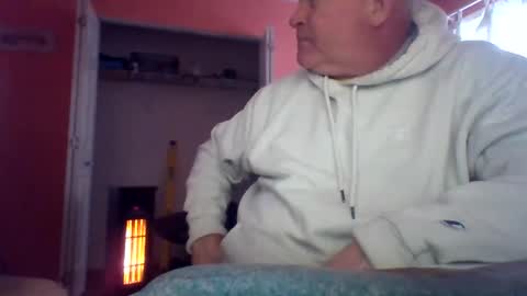 Snapshot of tomcat4848 chatting on December 17, 5:30 pm tomcat4848 online show from December 17, 5:30 pm