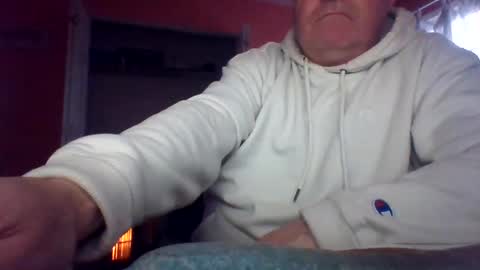 Snapshot of tomcat4848 chatting on December 19, 4:36 pm tomcat4848 online show from December 19, 4:36 pm