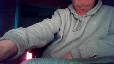 Snapshot of tomcat4848 chatting on January 15, 11:26 am tomcat4848 online show from January 15, 11:26 am