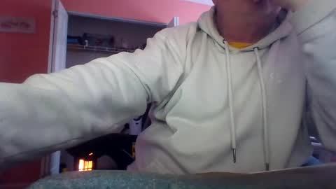 Snapshot of tomcat4848 chatting on February 4, 7:42 pm tomcat4848 online show from February 4, 7:42 pm