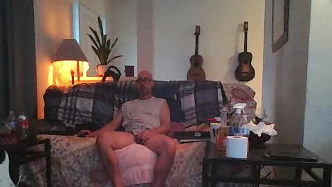 sirmuggsalot online show from March 12, 12:00 pm