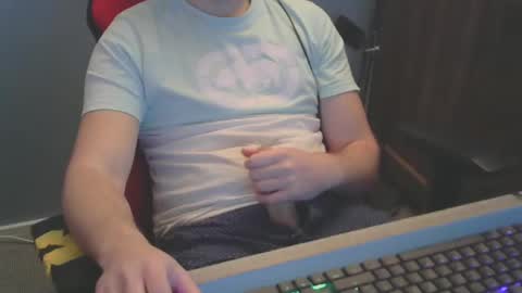 Snapshot of tomin3m chatting on February 24, 7:30 pm tomin3m online show from February 24, 7:30 pm