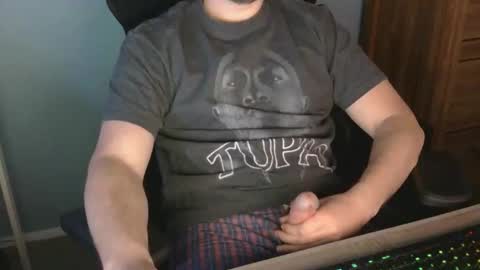 Snapshot of tomin3m chatting on April 7, 6:08 pm tomin3m online show from April 7, 6:08 pm