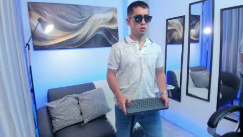 Tomas online show from April 11, 4:17 am