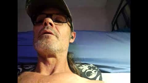 tommgunn25 online show from April 22, 5:32 am