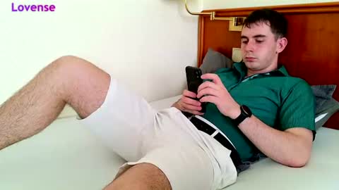 Snapshot of tommy_rafs chatting on June 25, 4:33 pm Thomas online show from June 25, 4:33 pm