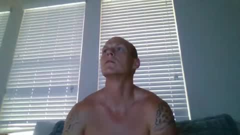 tommygunsfit online show from August 3, 10:46 pm
