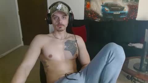 Snapshot of tommystrokes_ chatting on February 14, 11:34 pm Tommy Strokes online show from February 14, 11:34 pm