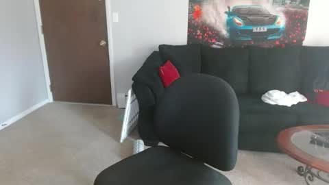 Snapshot of tommystrokes_ chatting on February 23, 5:21 pm Tommy Strokes online show from February 23, 5:21 pm