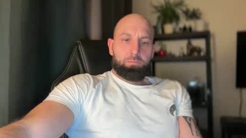 Thomas Fit online show from March 7, 9:12 pm