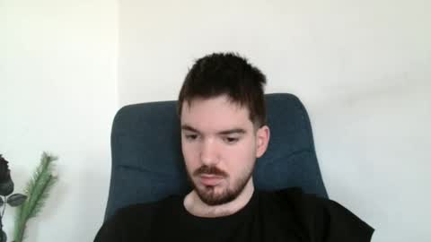 Snapshot of tomylind chatting on April 19, 10:25 am Onlyfans - Tomylind keep you in touch there online show from April 19, 10:25 am